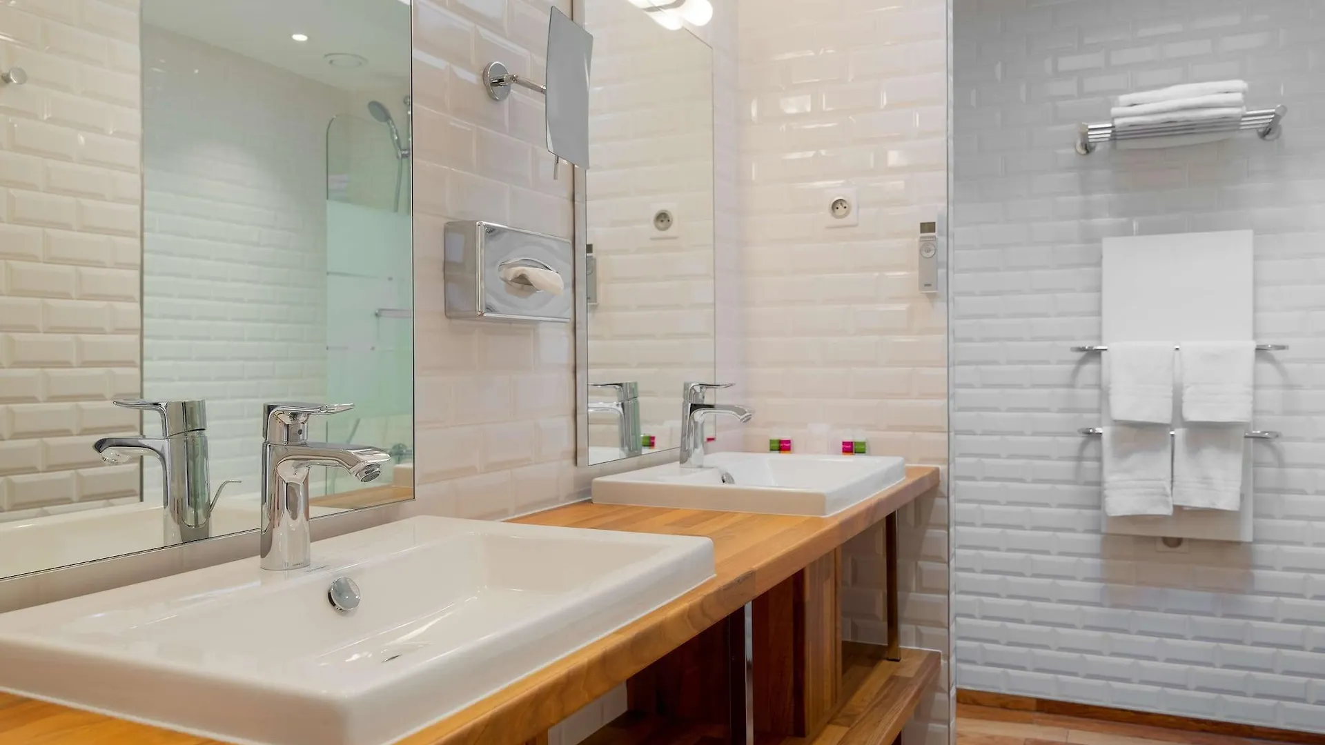 George - Astotel Hotel Paris